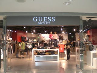 Outlet Guess ▷
